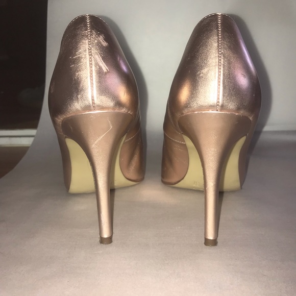 Shiny metalic Light pink heels - Picture 3 of 5
